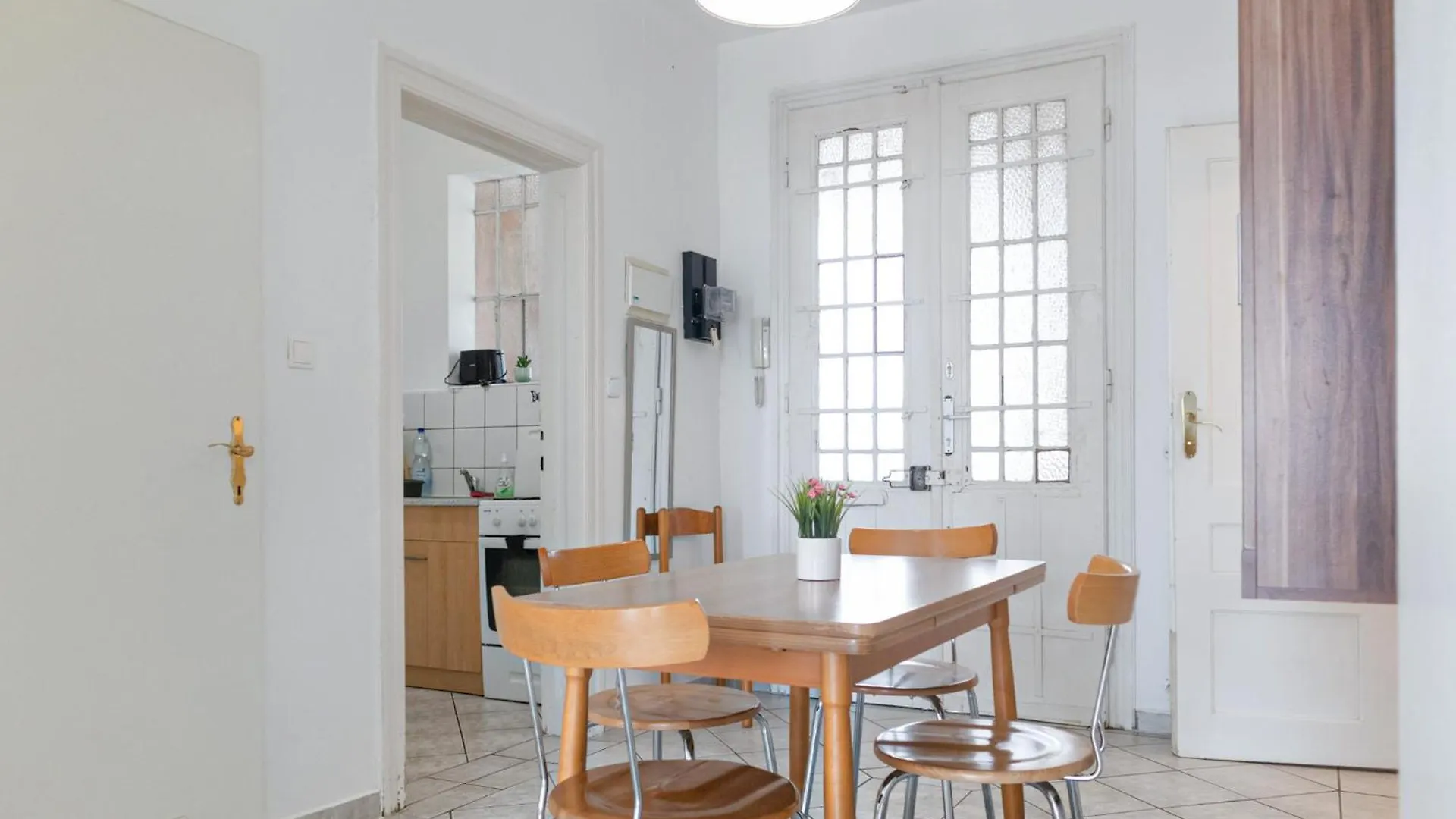 Comfy Rooms In Shared Apt For Longstays Near Matzleinsdorfer Station Vienna