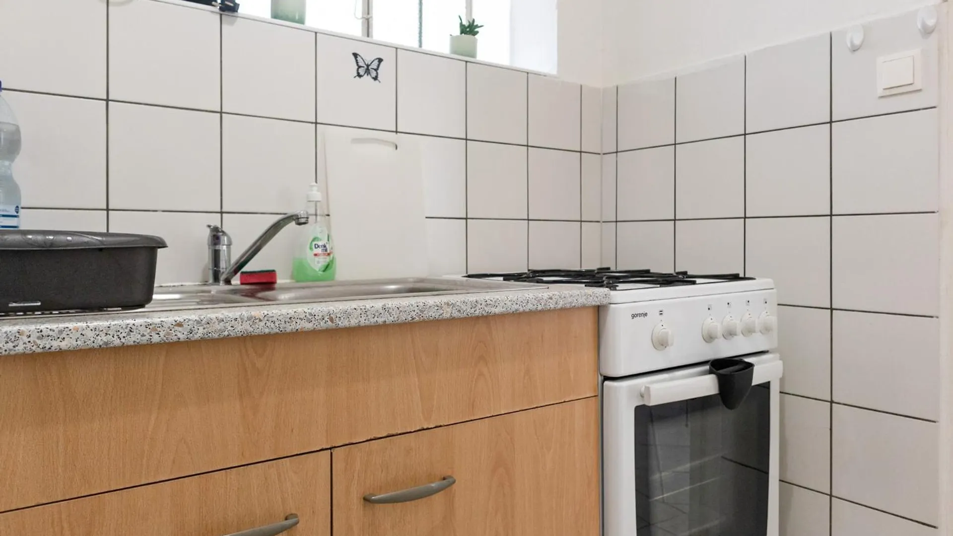 Apartment Comfy Rooms In Shared Apt For Longstays Near Matzleinsdorfer Station Vienna